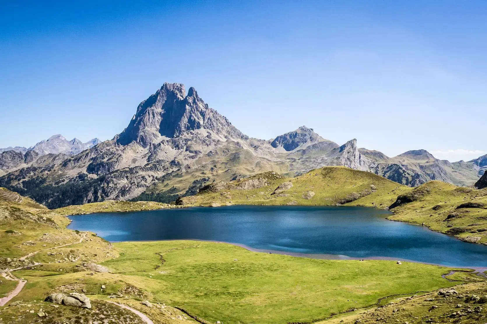 Pyrénées : Pic du Midi d'Ossau.